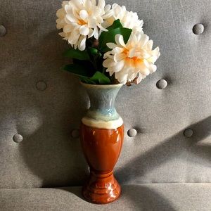 Neutral ceramic vase
